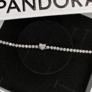 Sparkling heart clear tenis bracelet